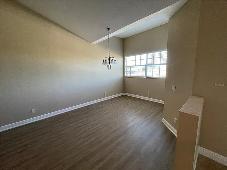 10365 Pendleton Ave — Photo 6