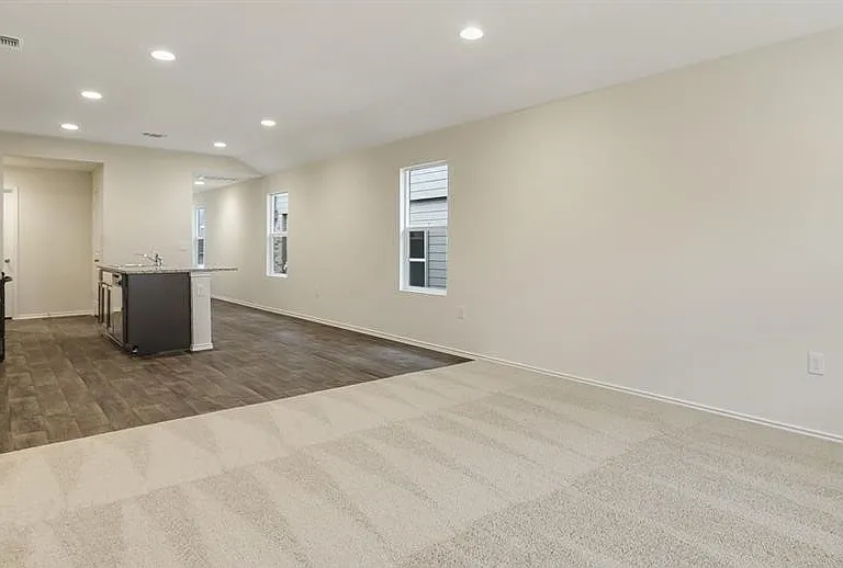 1235 Amistad Loop — Photo 3