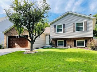 525 Seville Ave, Naperville, IL 60565