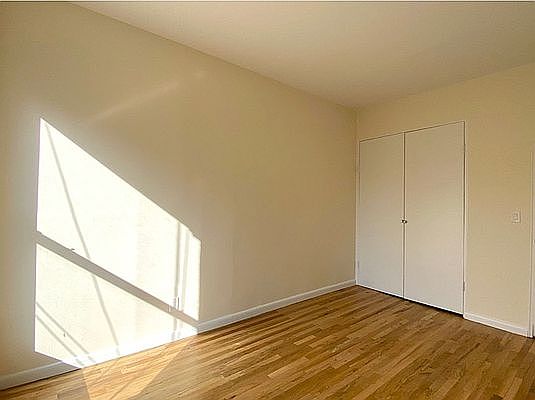 4th image of 48 W 73rd St APT 7C