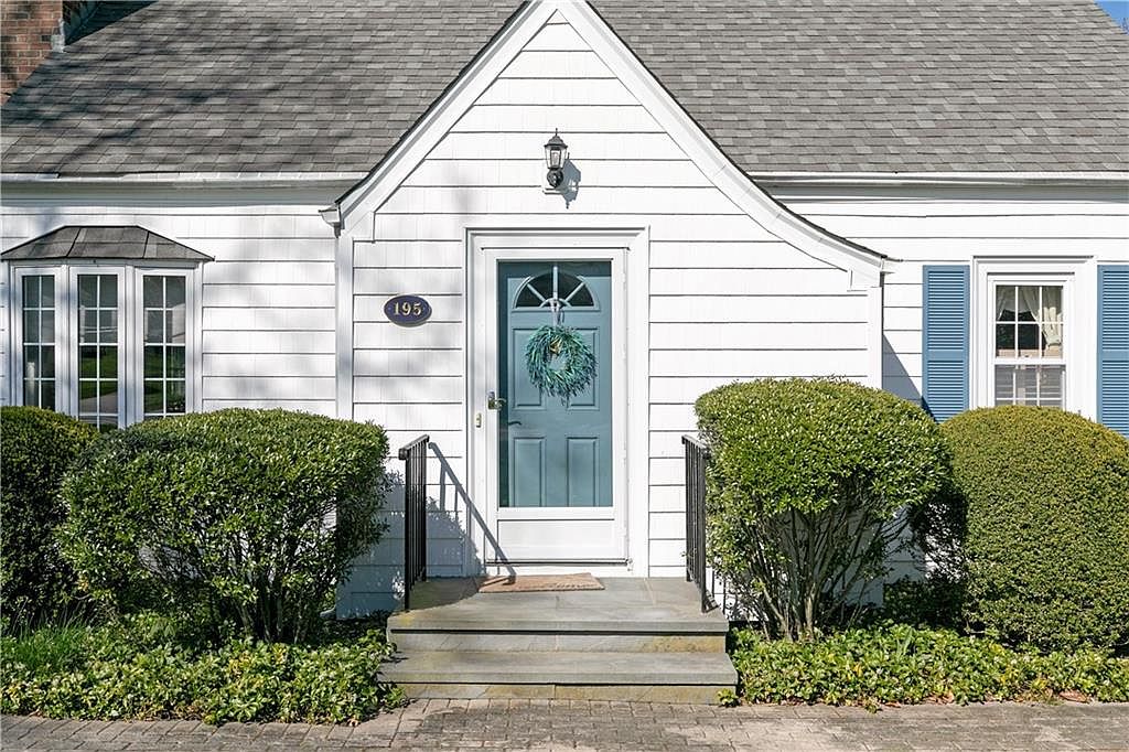 195 Wolcott Ave, Middletown, RI 02842 Zillow