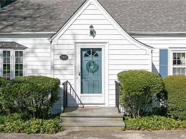 195 Wolcott Ave, Middletown, RI 02842