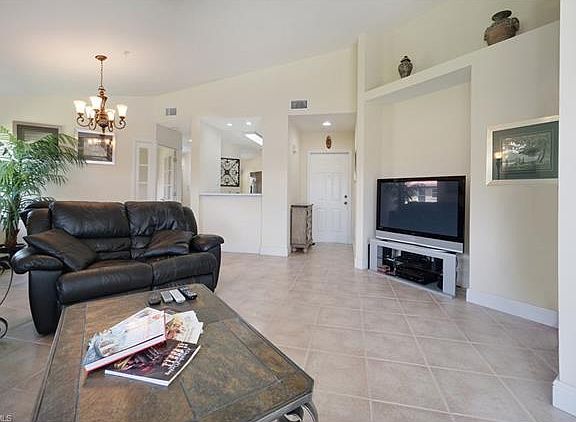 2nd image of 6820 Huntington Lakes Cir APT 204