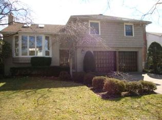 1896 Edward Ln, Merrick, NY 11566