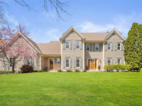 8420 West Daventry ROAD, Mequon, WI 53097
