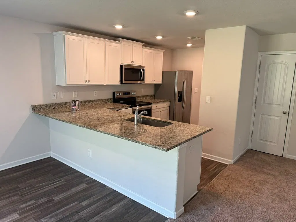 3 bed, 1679 sqft, $1,945 — Photo 4