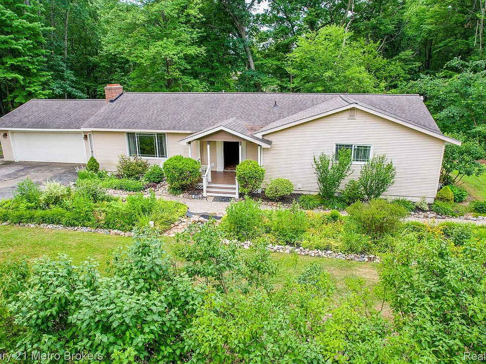 5262 Conifer Dr, photo 2