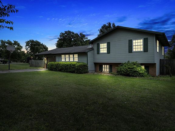 2nd image of 29704 Cardinal Ave