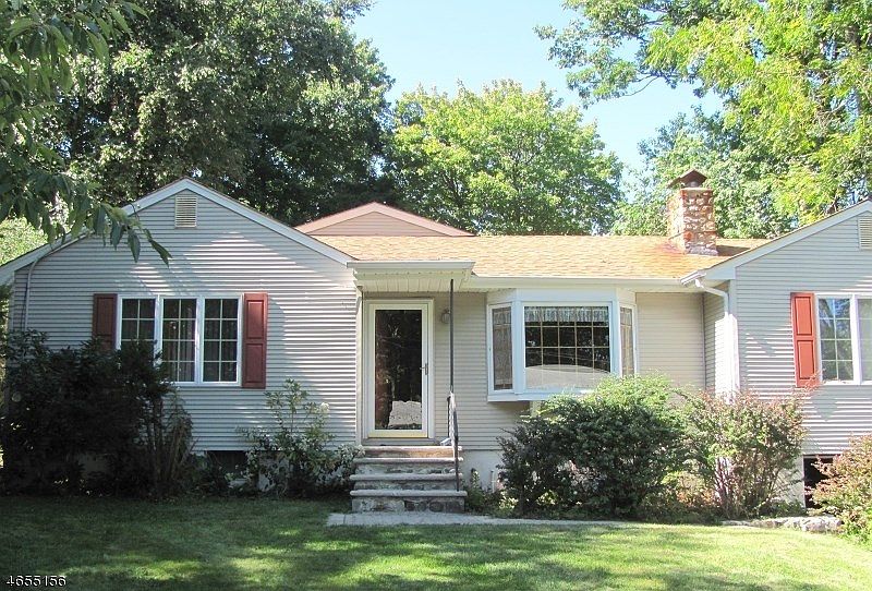 1st image of 410 Diggles Pl