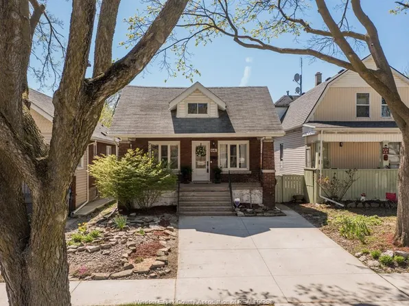 641 Cameron Ave, Windsor, ON N9B 1Z2