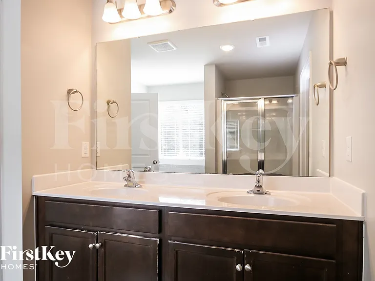 9018 Evans Woods Dr — Photo 13