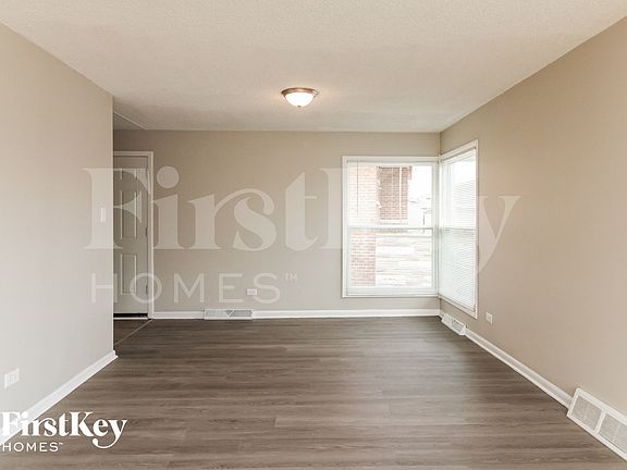3rd image of 9819 S Albany Ave