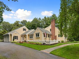 22 Westover Dr, Lynnfield, MA 01940