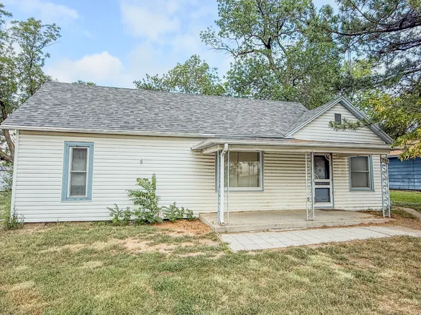 201 Holland St, Prairie View, KS 67664