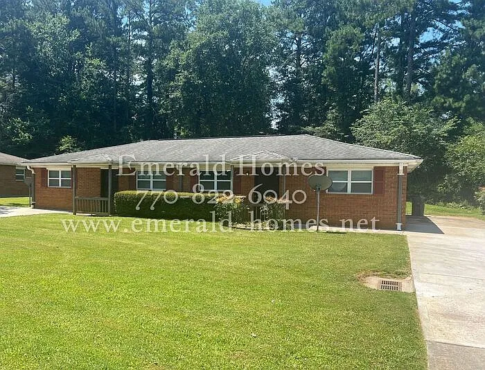 2 bed, 1.0 bath, 798 sqft, $1,199 — Photo 1