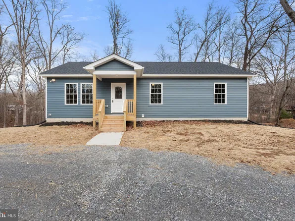 60 Mountain Brook Dr, Harpers Ferry, WV 25425