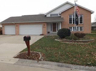 615 Brook Stone Ct, Freeburg, IL