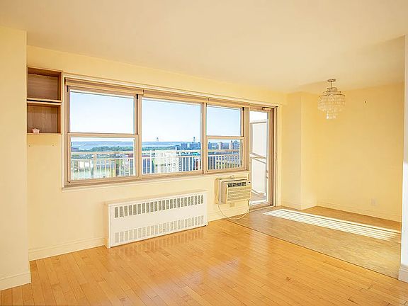 4th image of 460 Neptune Ave APT 19B