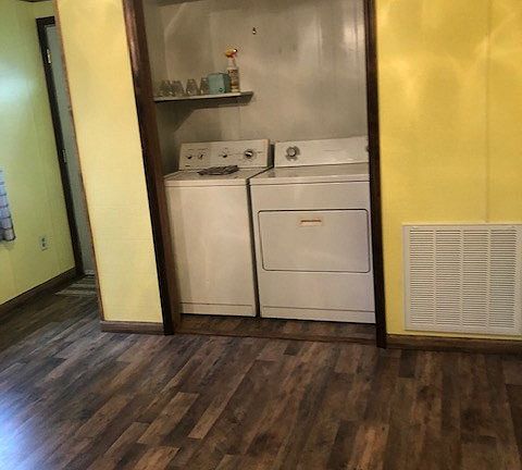 5th image of 1019 Elizabeth St