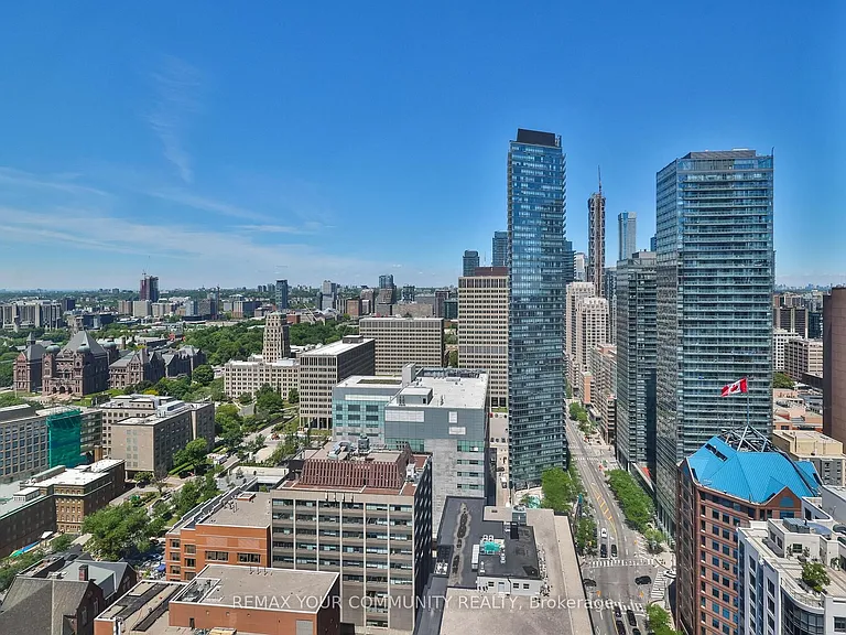 770 Bay St #Penthouse 101 — Photo 42