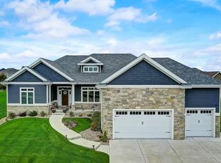 1003 Golden Ln, Waunakee, WI 53597