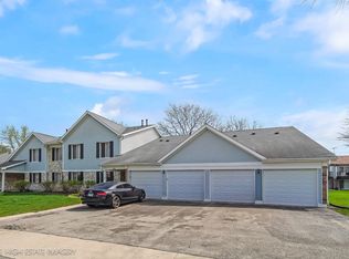1241 S Williams St #40-1, Westmont, IL 60559