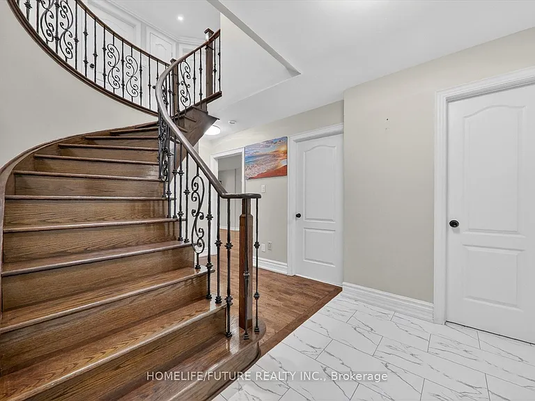 37 Elson St #UPPER — Photo 6