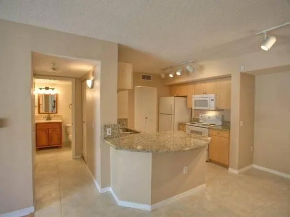 105 Villa Cir, Boynton Beach, FL