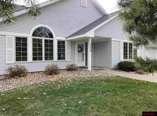 1538 Graystone Ln, North Mankato, MN 56003
