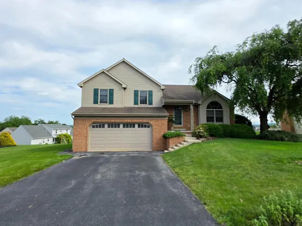 65 Brookfield Dr, Elizabethtown, PA 17022
