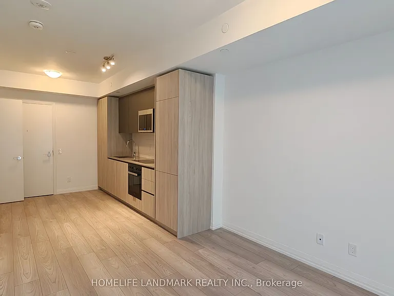 400 King St W #2119 — Photo 9