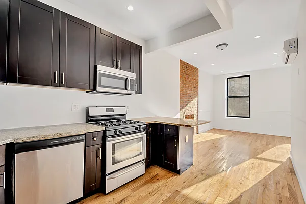 Rented by Bold New York | media 19