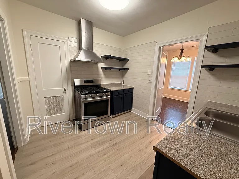 1026 Stonewall St — Photo 6