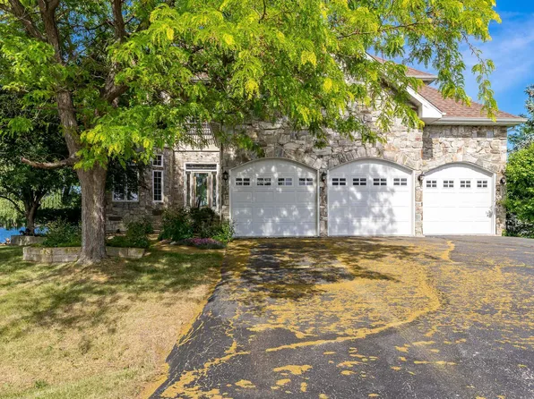 12755 Westbrook Pointe, Winnebago, IL 61088