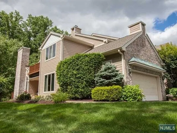11 Baccarat Ct, Montville, NJ 07045