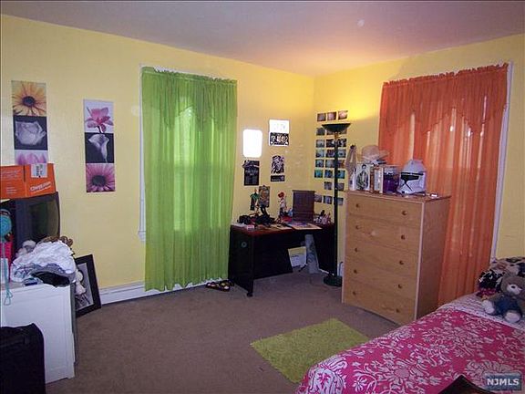 3rd image of 221 Cedar Ln