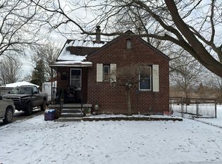 340 2nd St, Wyandotte, MI 48192