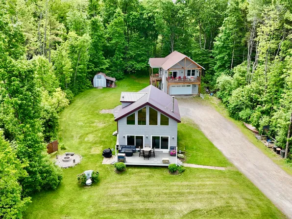 286 Corlear Dr, Willsboro, NY 12996