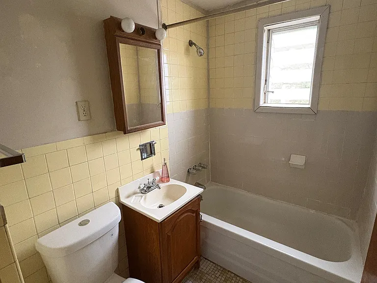 112 Franklin St — Photo 6