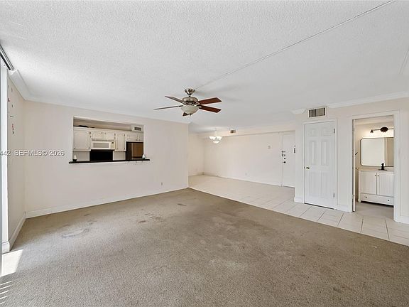4th image of 137 Golden Isles Dr APT 1214