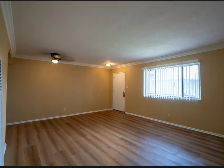 1125 N Mayfair Ave #7 — Photo 2