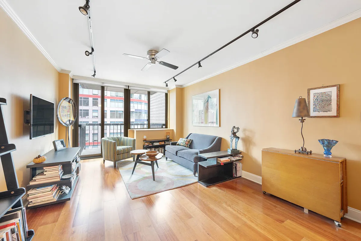 300 East 54th St Unit 25G  