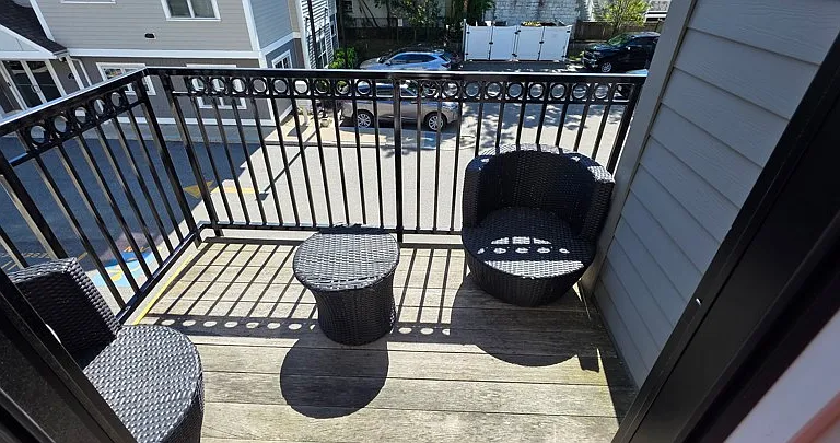 560 Moody St #2C — Photo 4