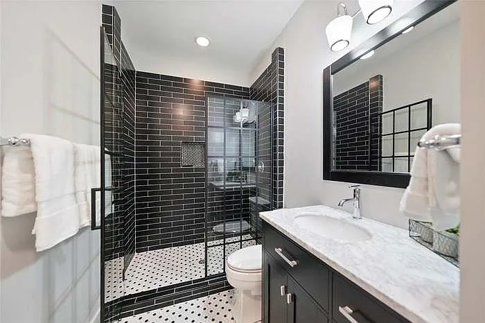 Stunning Modern Home in the Heart of Houston — Photo 3