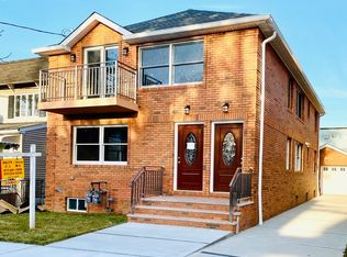 4329 247th St, Little Neck, NY 11363