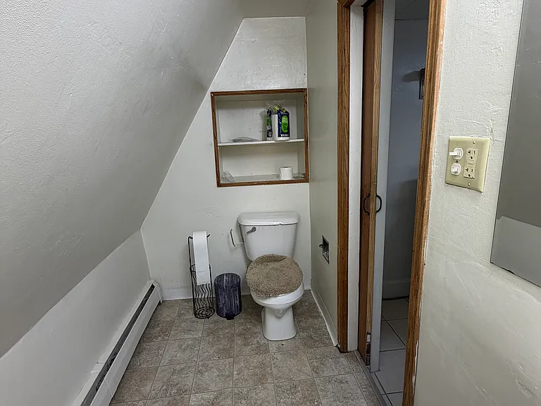 229 Oxford Ave — Photo 7