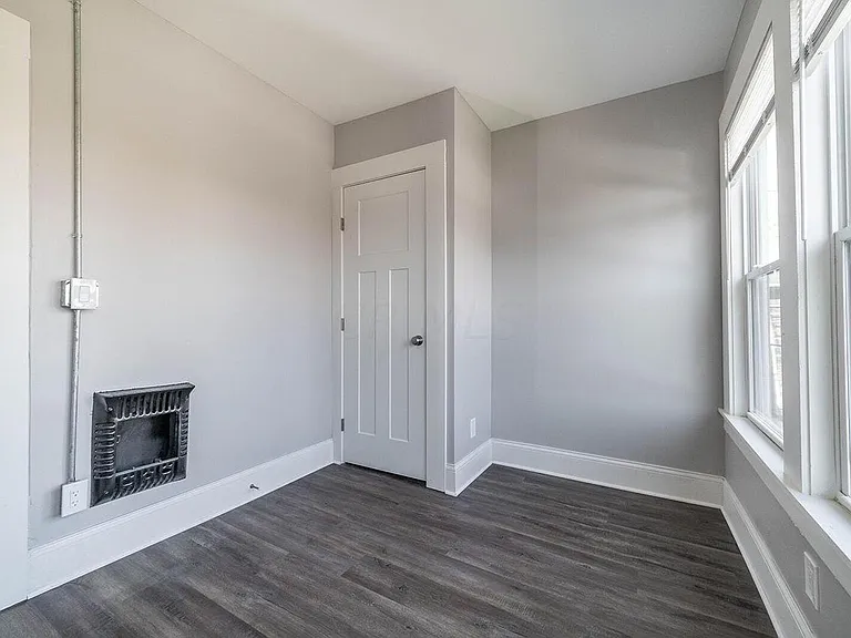 222 Parkwood Ave — Photo 12