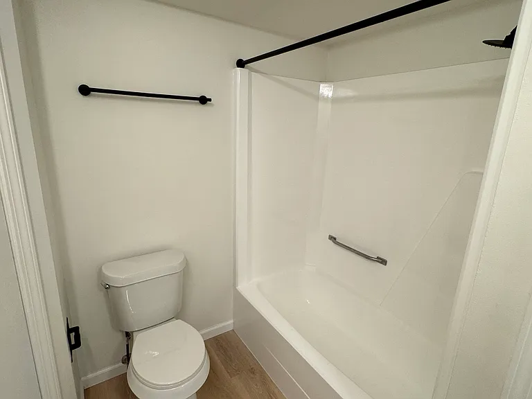 18068 Meyers Dr — Photo 10