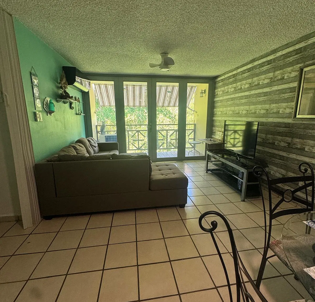 3 bed, 1.5 bath, 1040 sqft, $1,400 — Photo 3