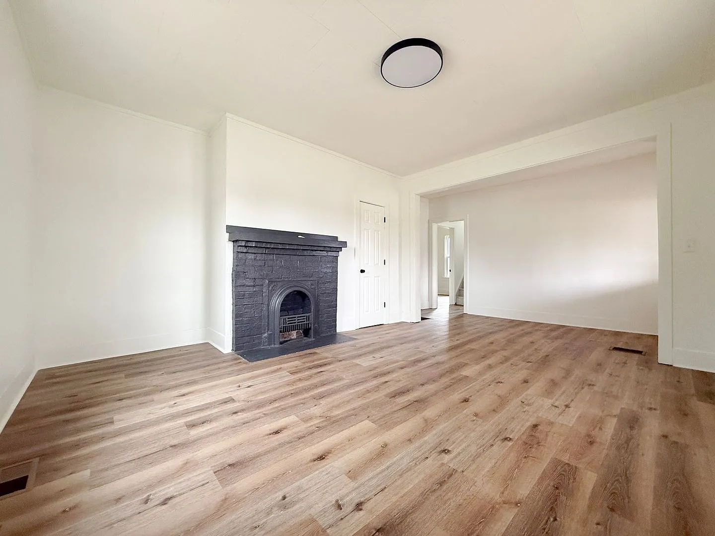 Spacious 3-Bedroom Home with Full Basement and Modern Updates in Sparta — Photo 4